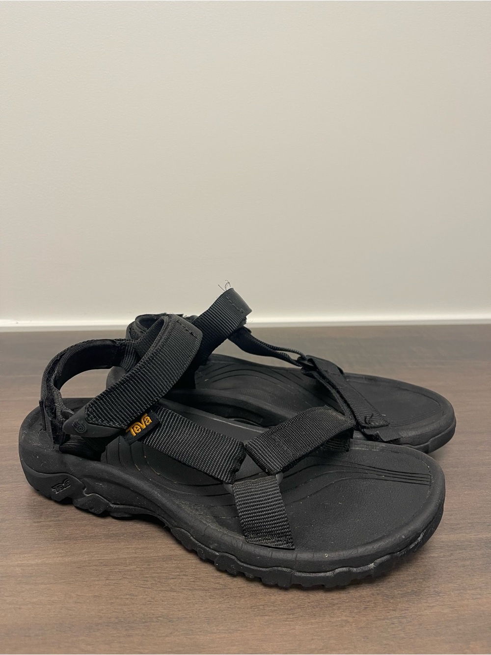 Teva Hurricane XLT2 Black Sport Sandals – Women’s Size 7